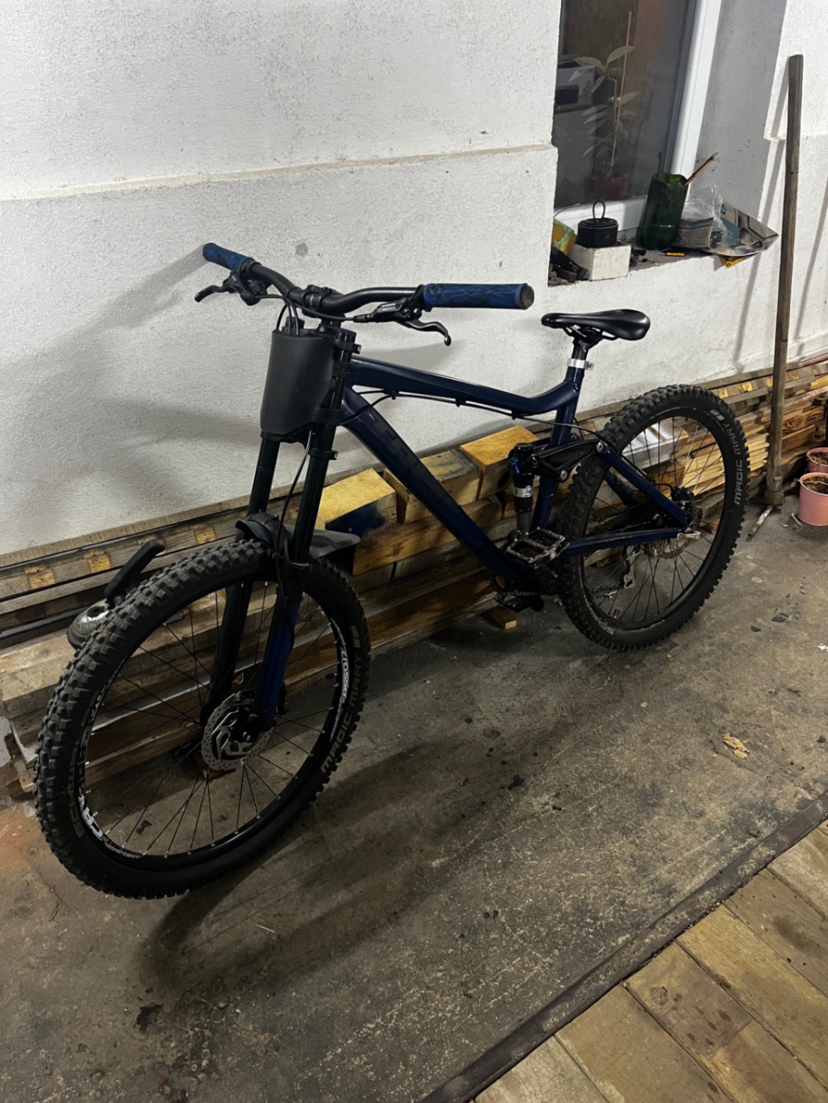 Trek Fuel EX 8 view 2