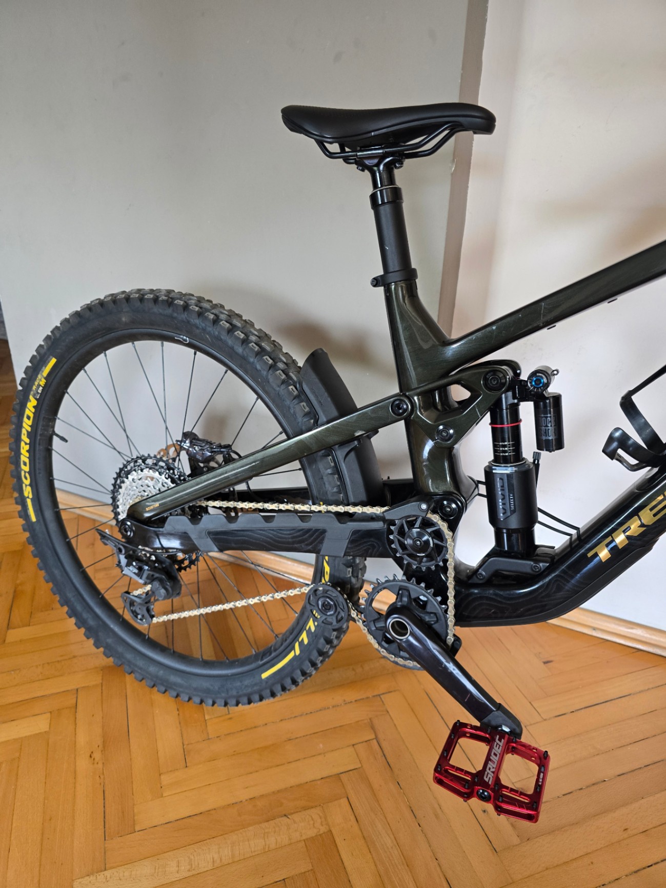 Trek Slash 9.8 XT view 9