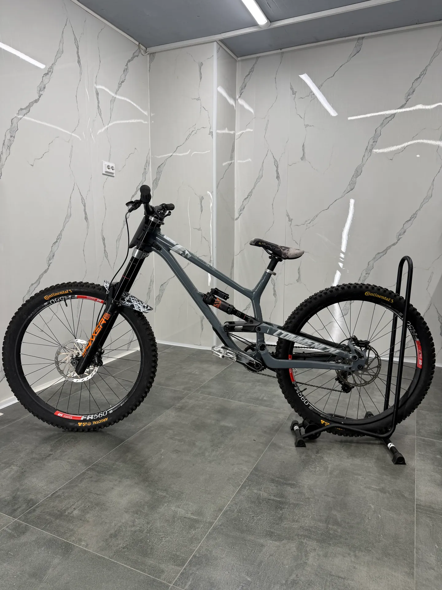 Commencal Furious Essential view 3