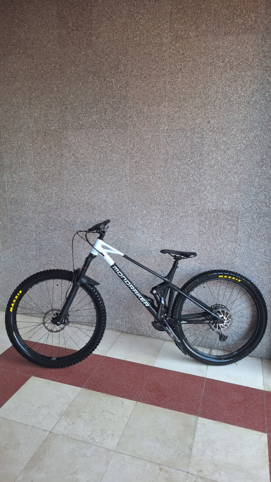 Mondraker Raze