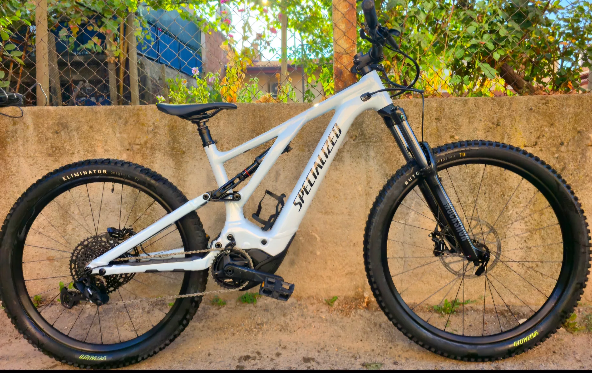 Specialized Turbo Levo Comp view 2