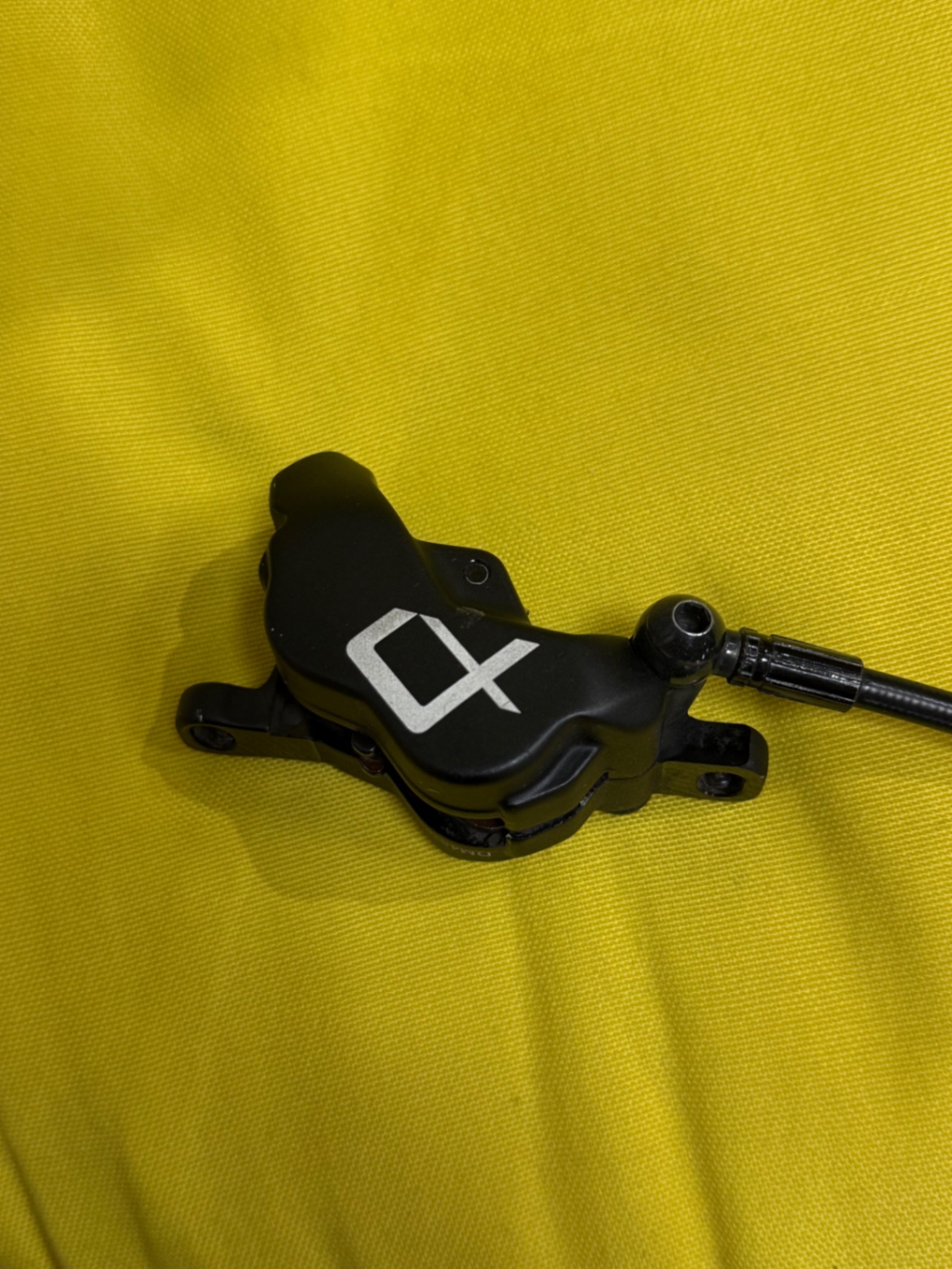 Hayes A4 black view 3