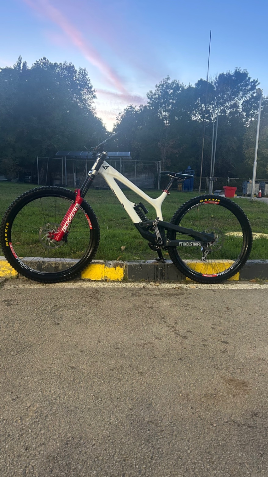 YT Industries Tues CF Pro Race view 8