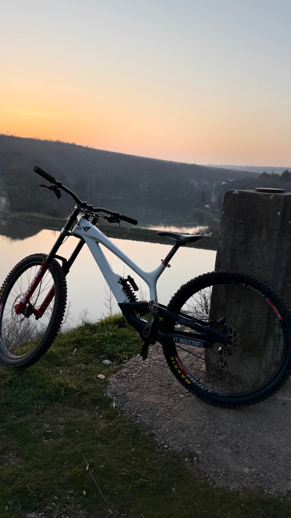 YT Industries Tues CF Pro Race view 6