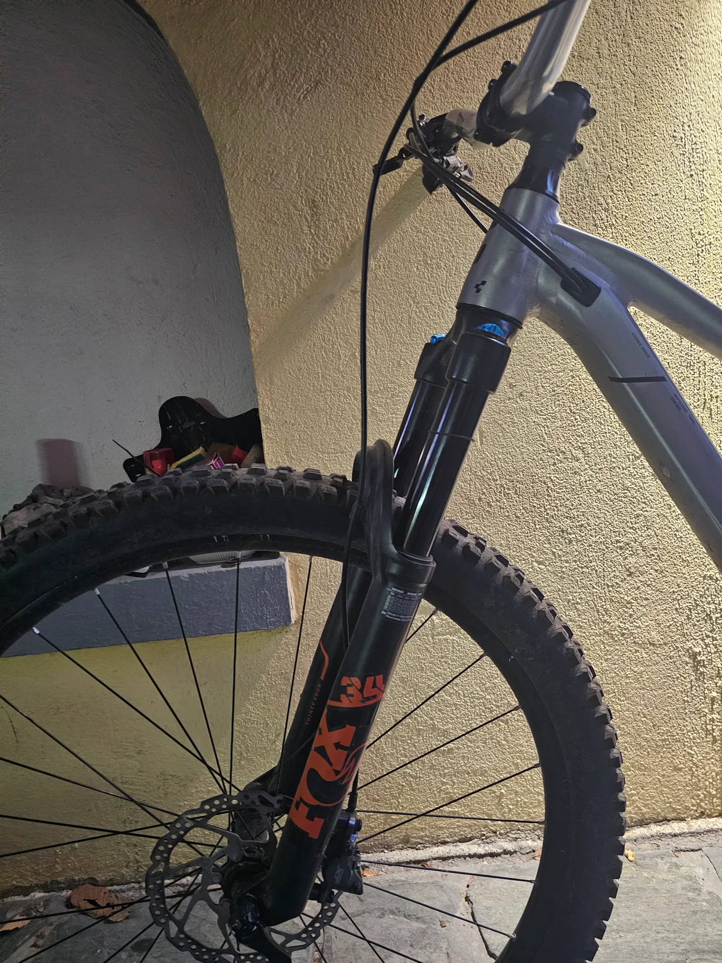 Cube Stereo one22 race view 6