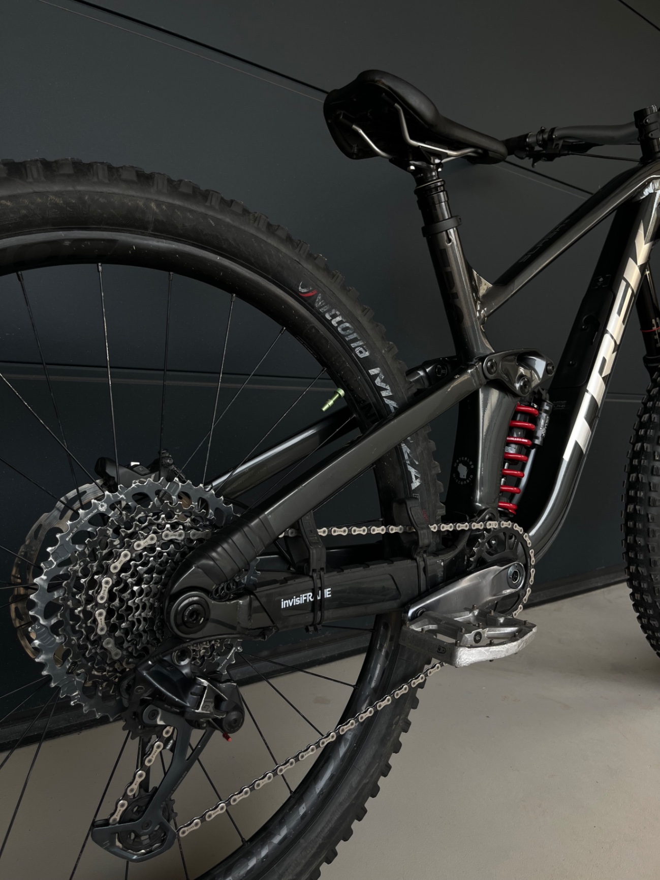 Trek Slash 8 view 8