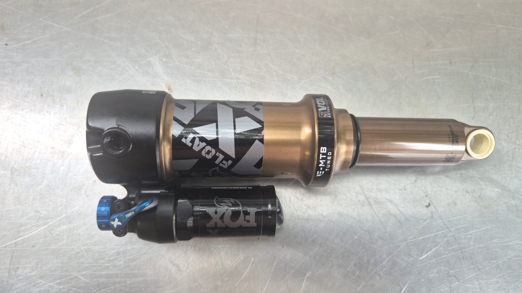 Fox Fox Float X Factory Kashima view 2