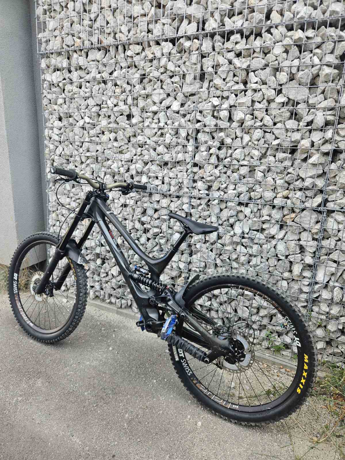 Specialized demo 8