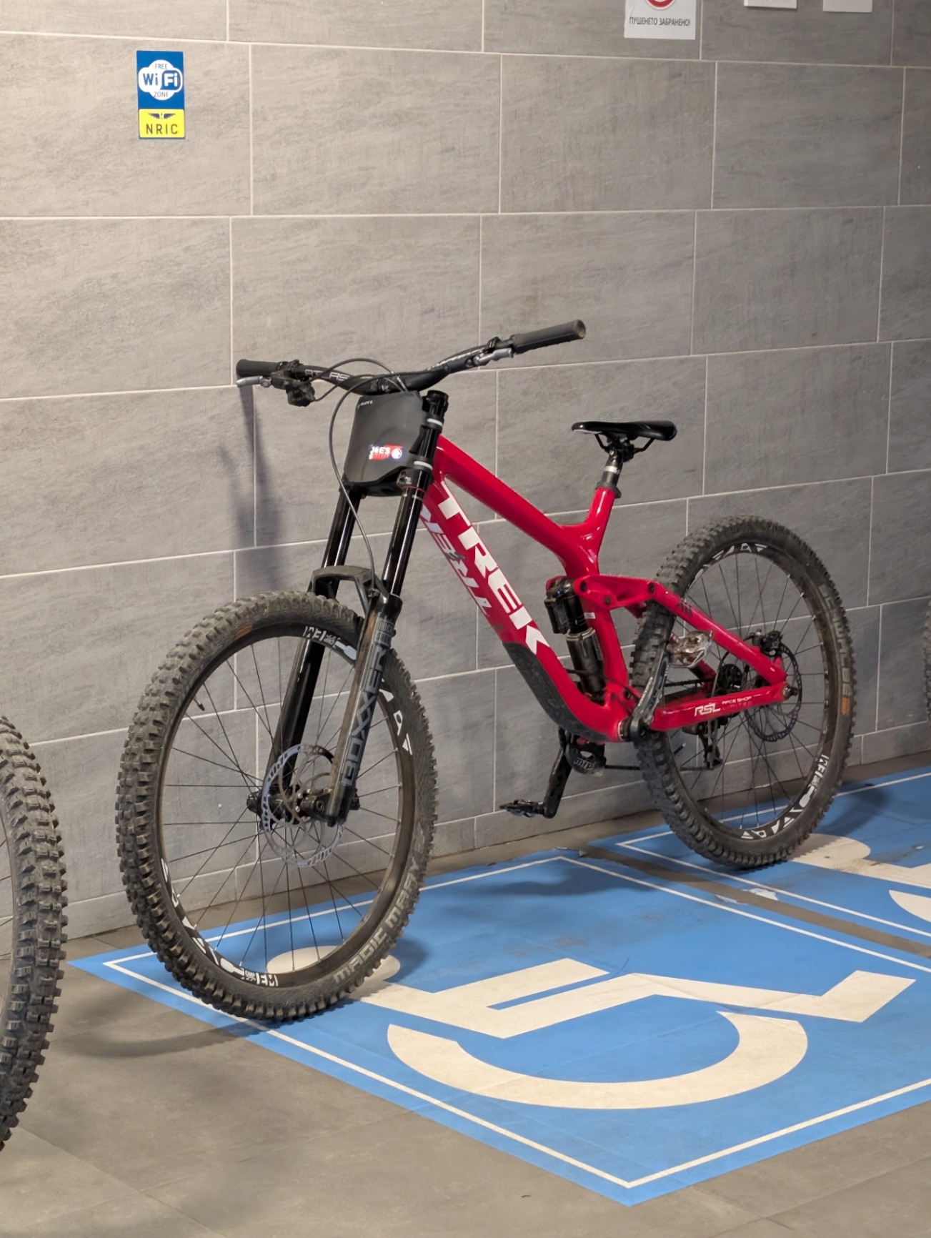 Trek Session 9.9