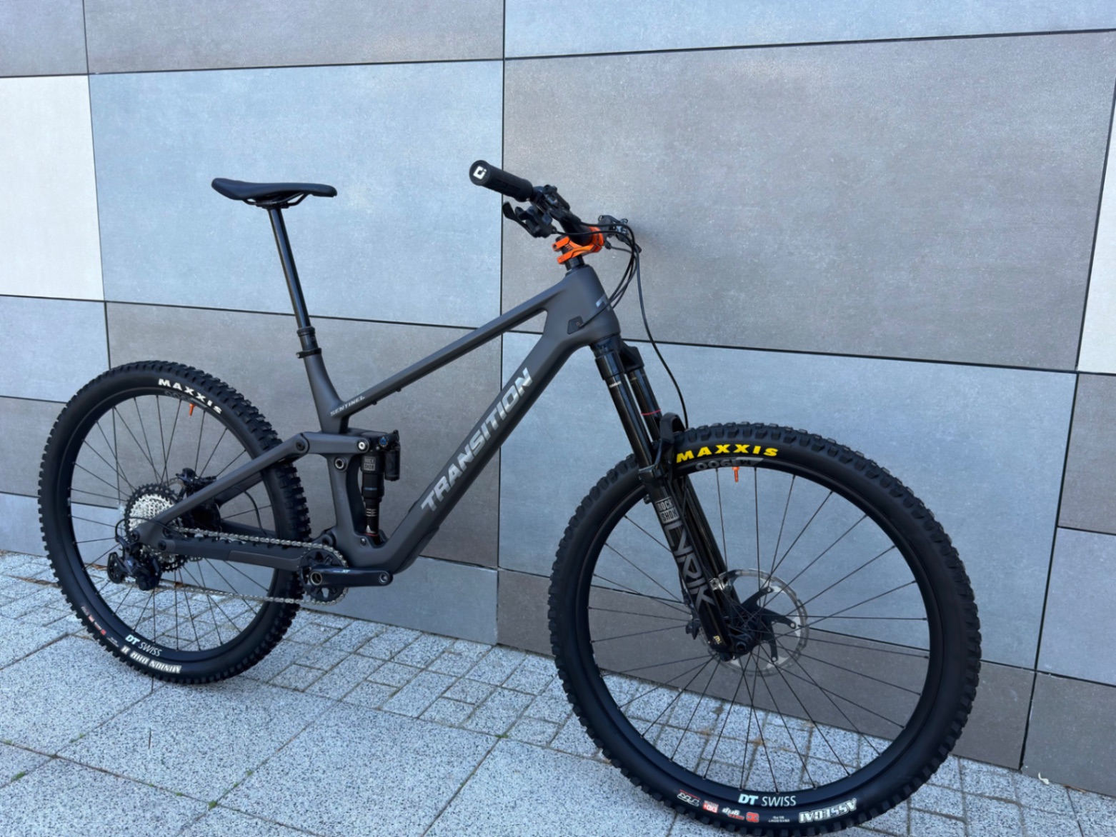 Transition Sentinel Carbon Complete XT