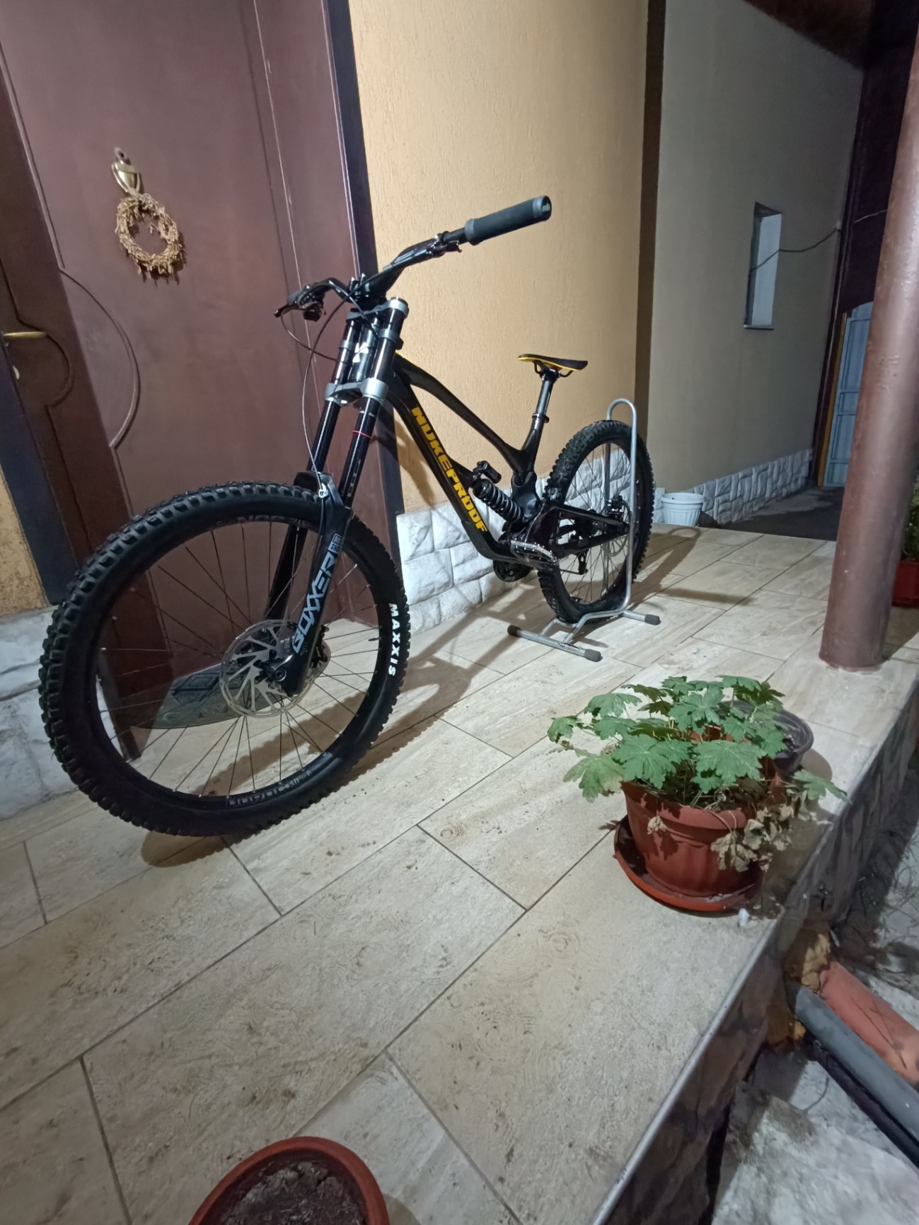 Nukeproof Dissent 275 comp