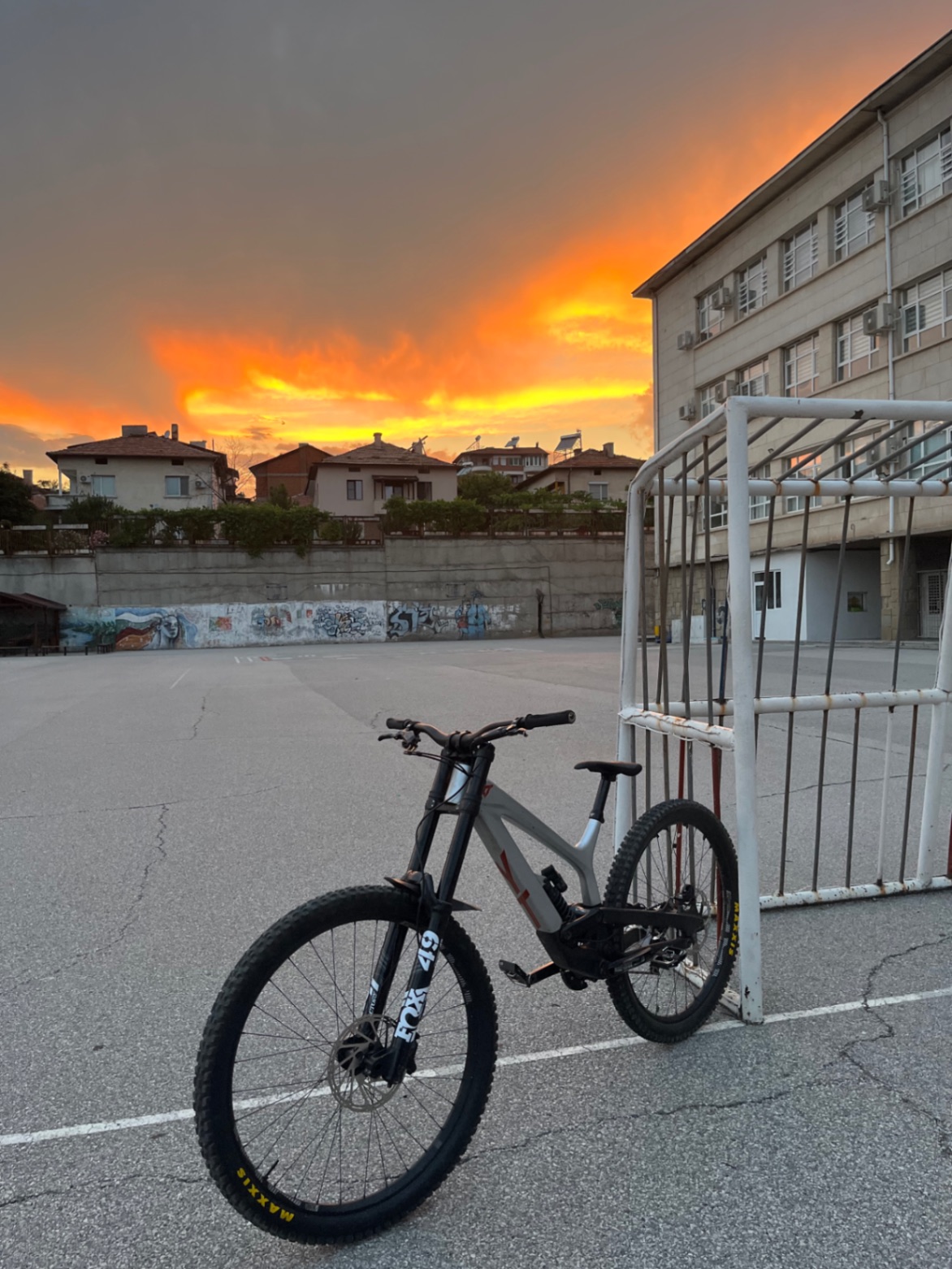 YT Industries Tues CF Pro
