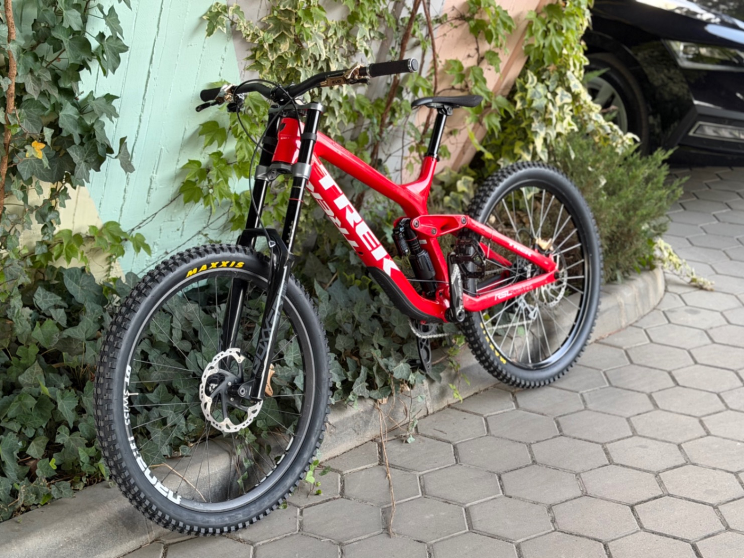Trek Session 9.9