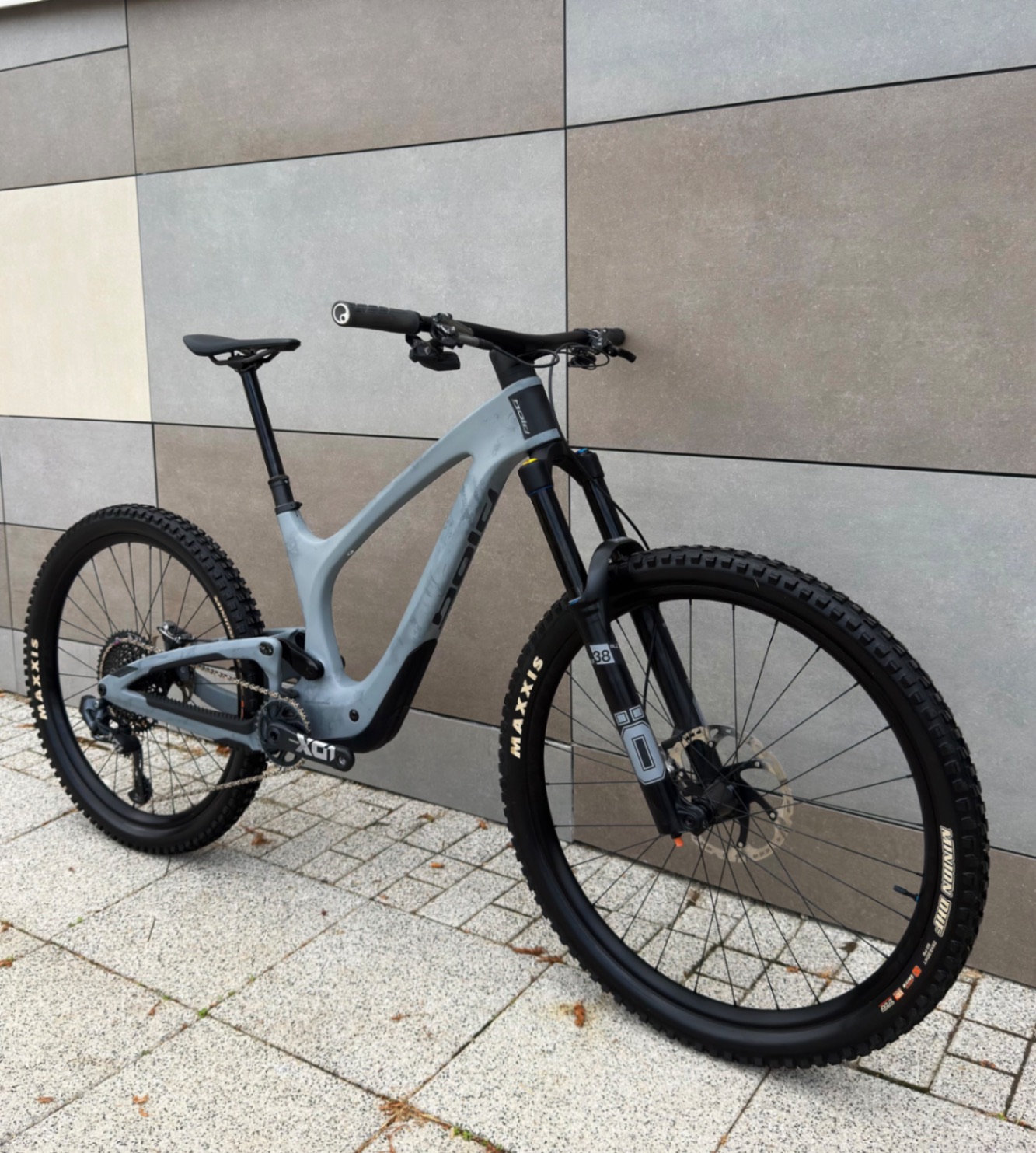 Bold  Unplugged Ultimate Öhlins Edition X01 AXS