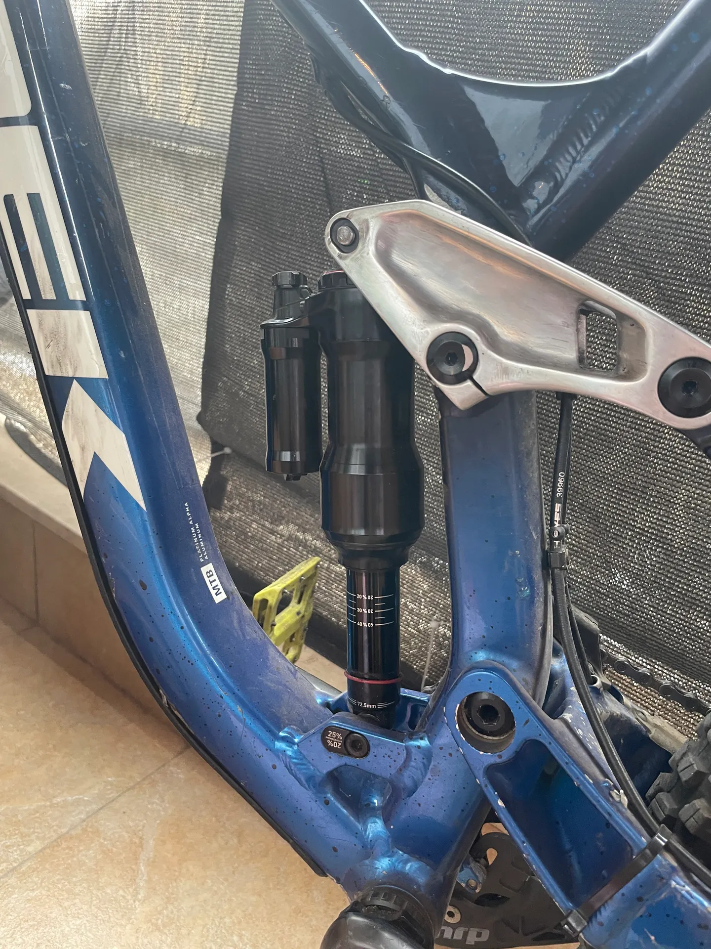 RockShox Super Deluxe | Nameri.Bike