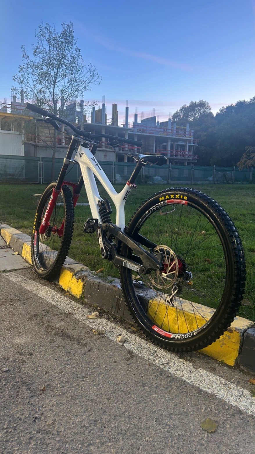 YT Industries Tues CF Pro Race view 5
