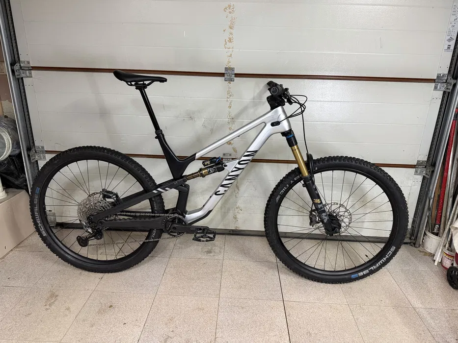 Canyon Spectral CF 9.0