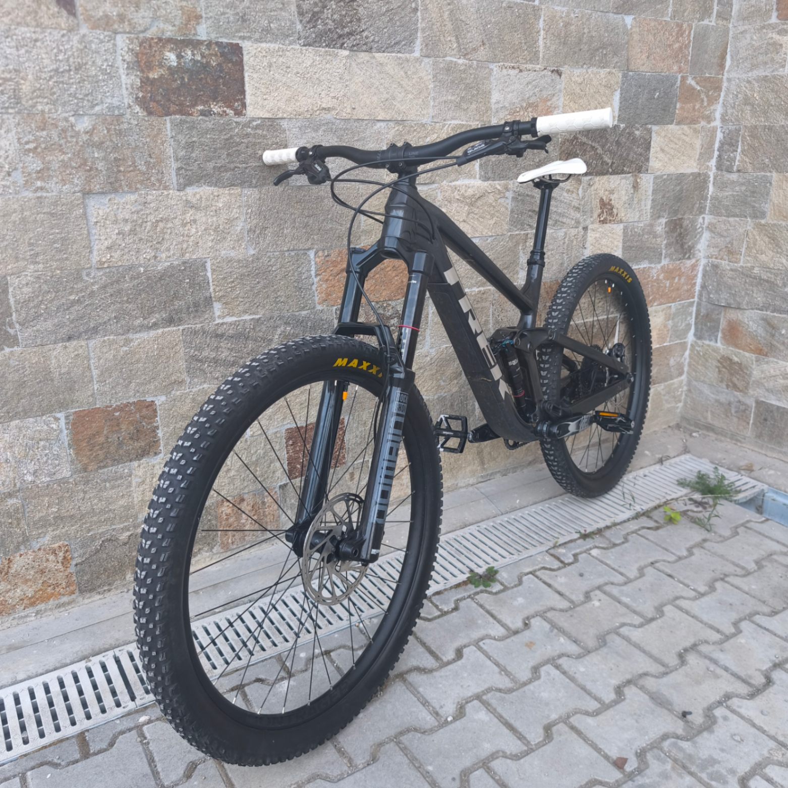 Trek Slash 8