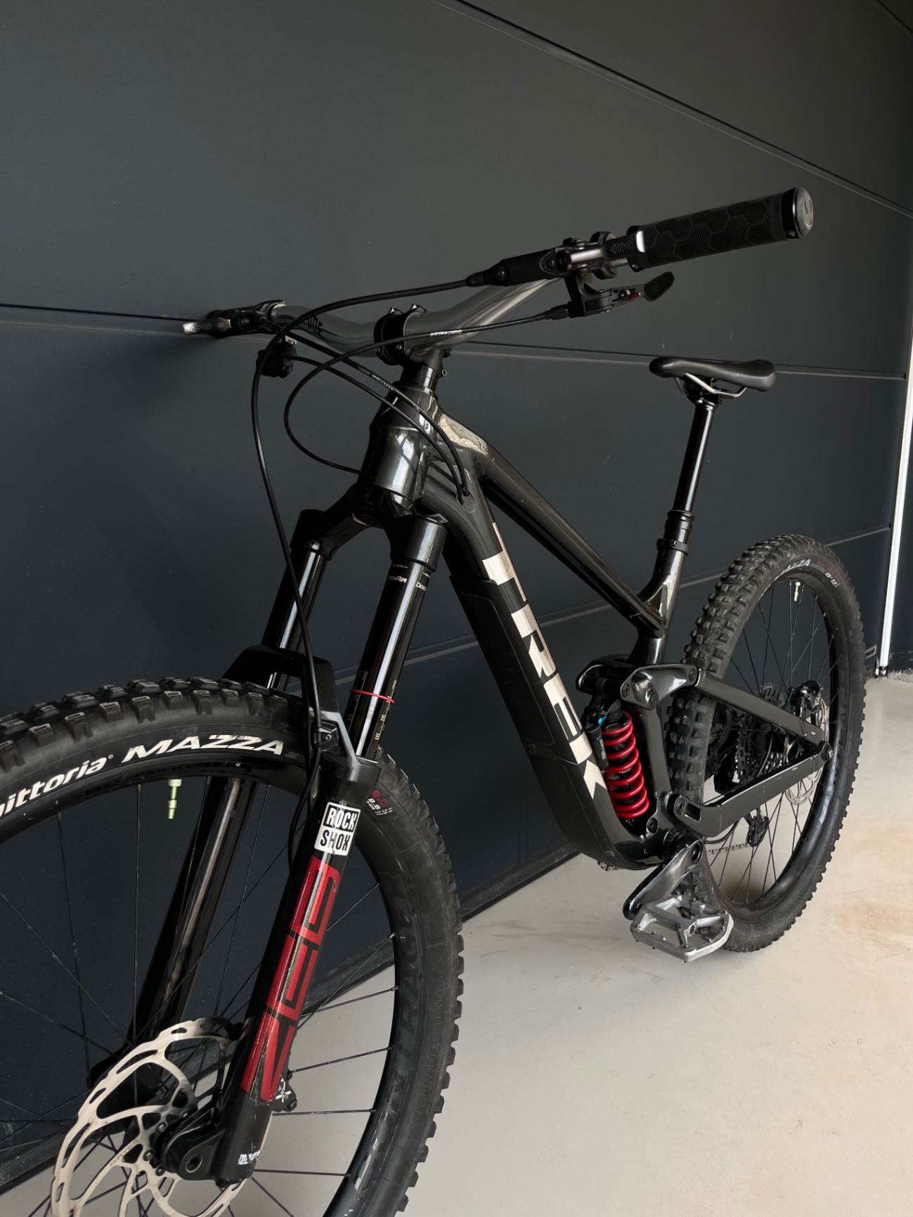 Trek Slash 8 view 3