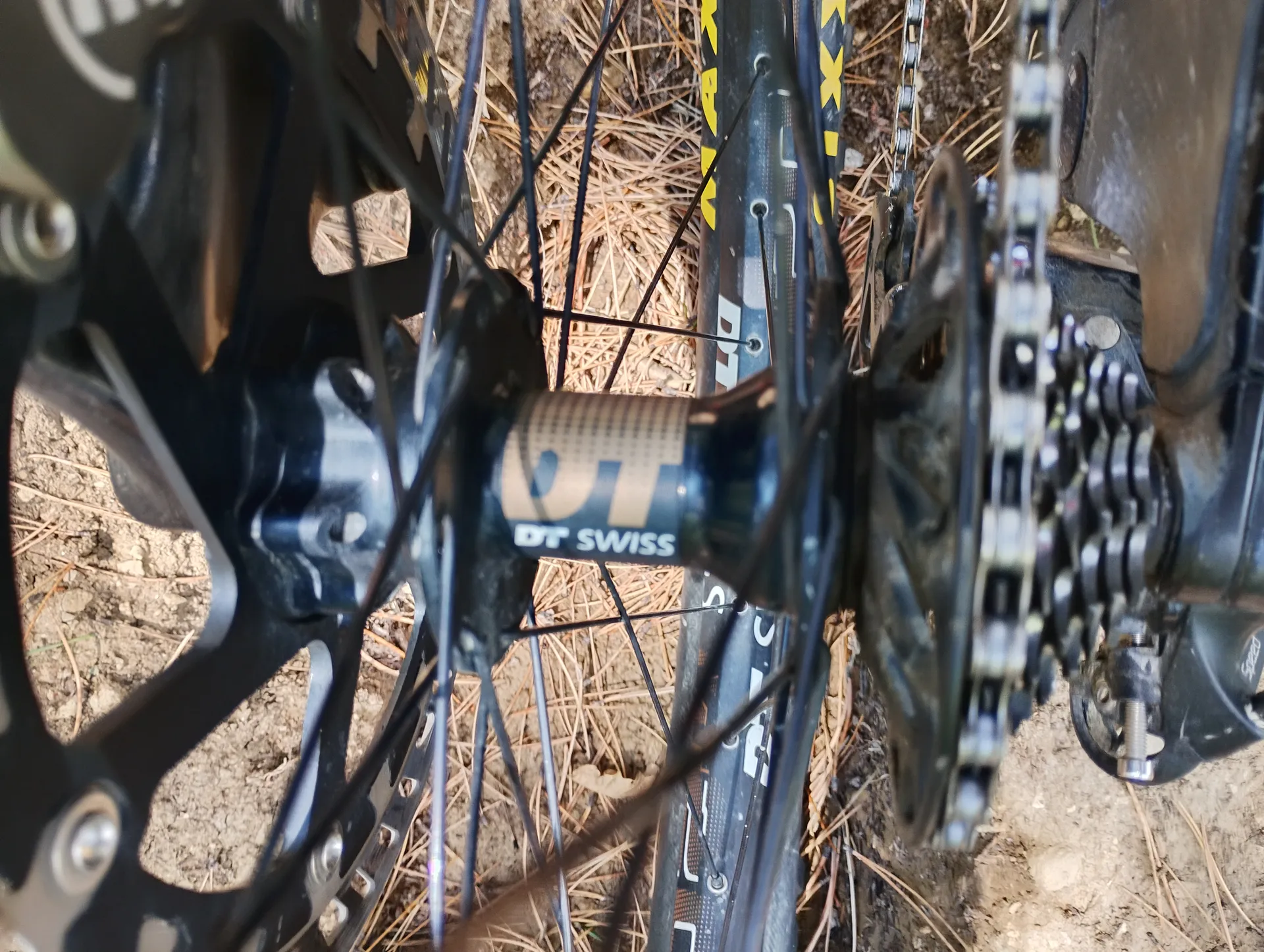 YT Industries Tups base view 12