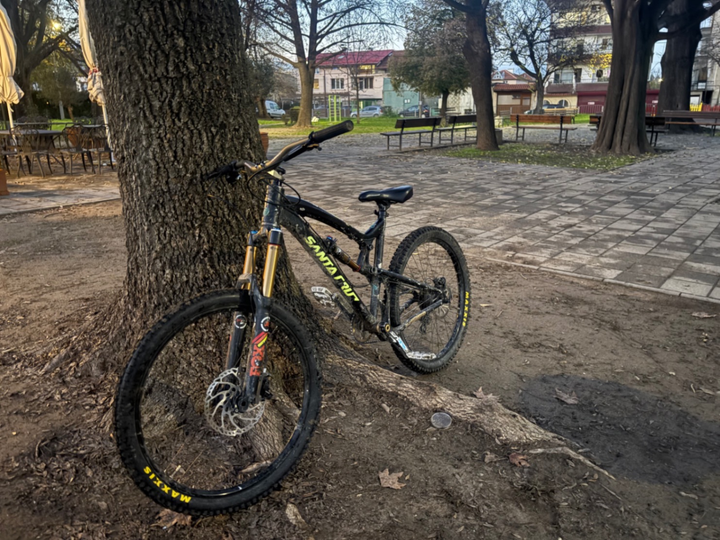 Santa Cruz Nomad S