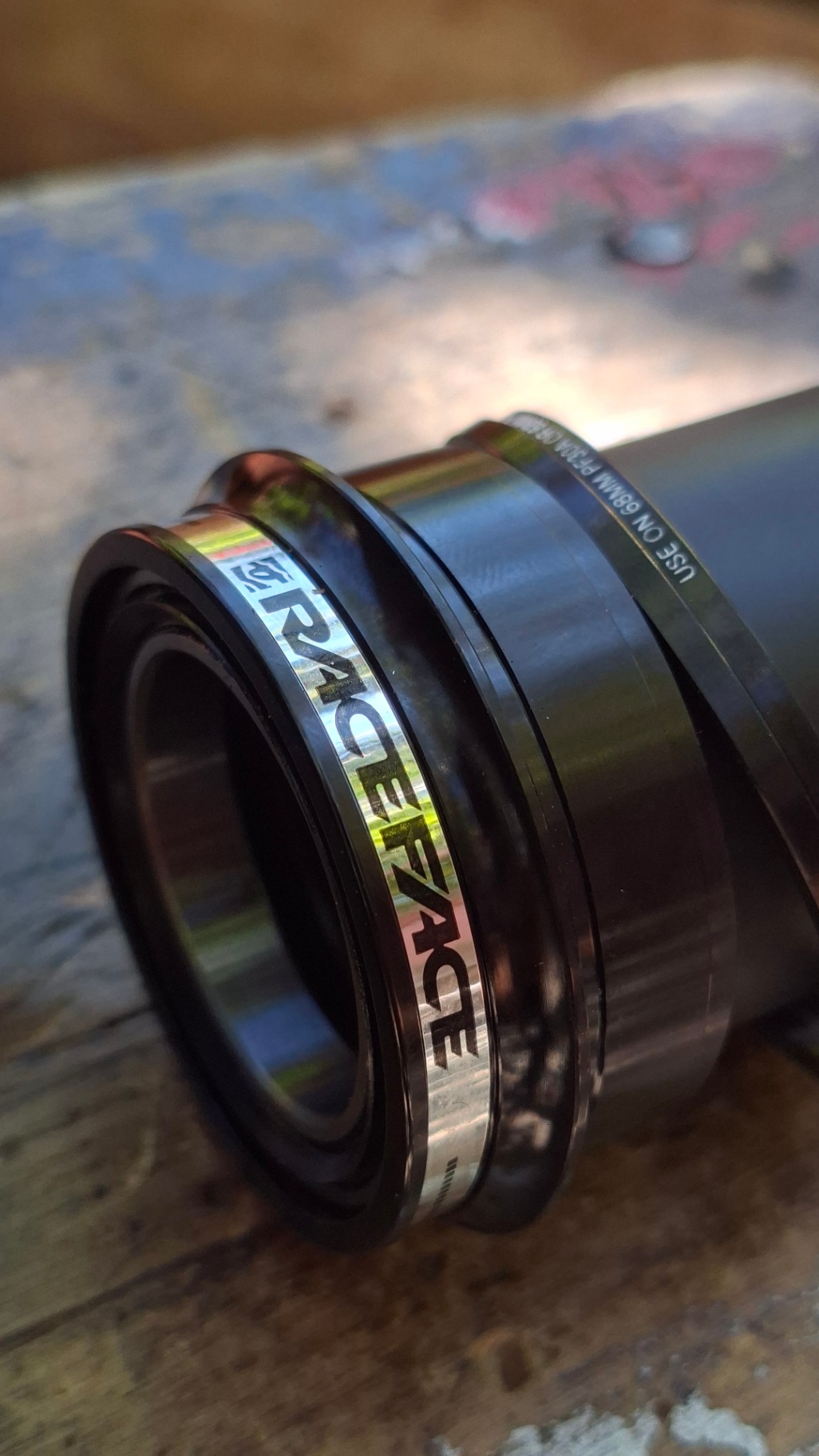 Race Face Race Face Bottom Bracket 83mm PF30 External Seal view 3
