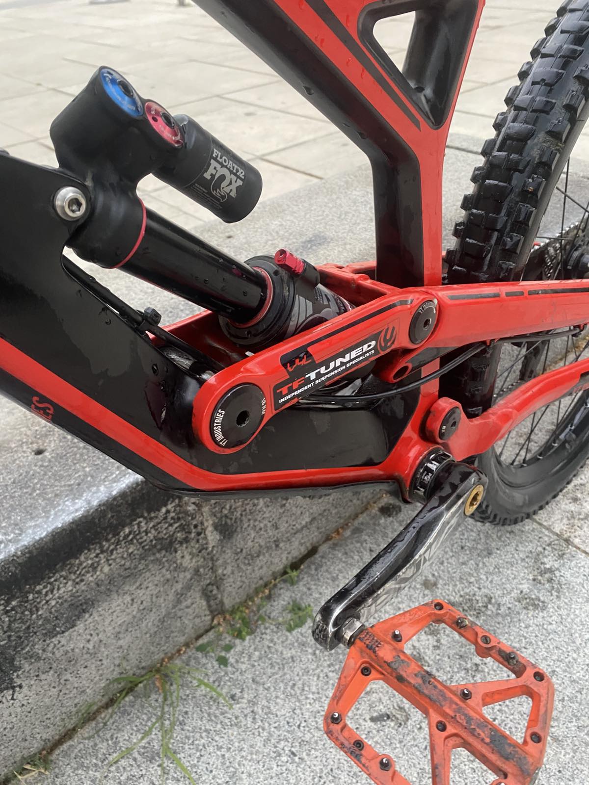 YT Industries Tues Pro Race view 3