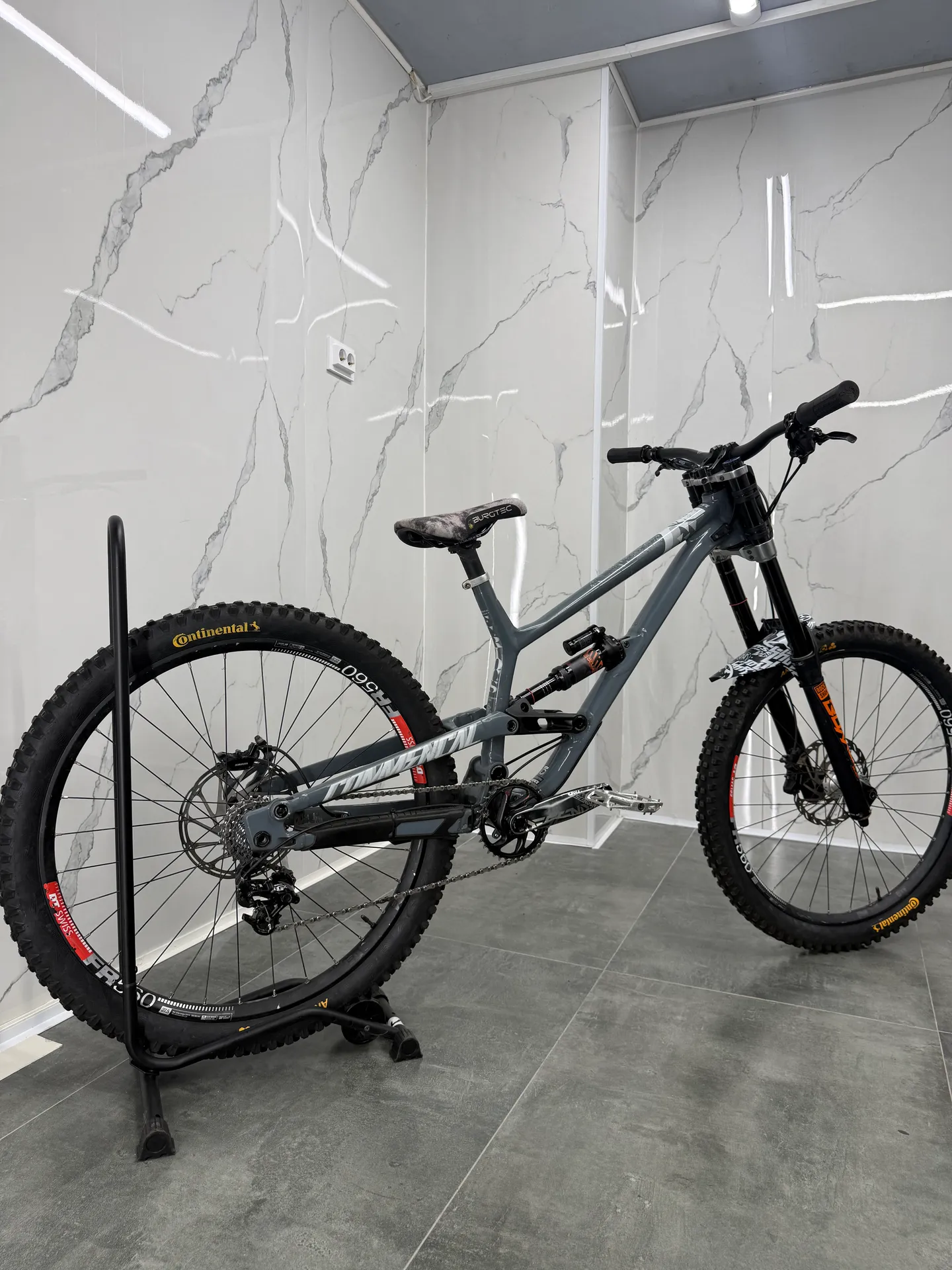 Commencal Furious Essential view 11