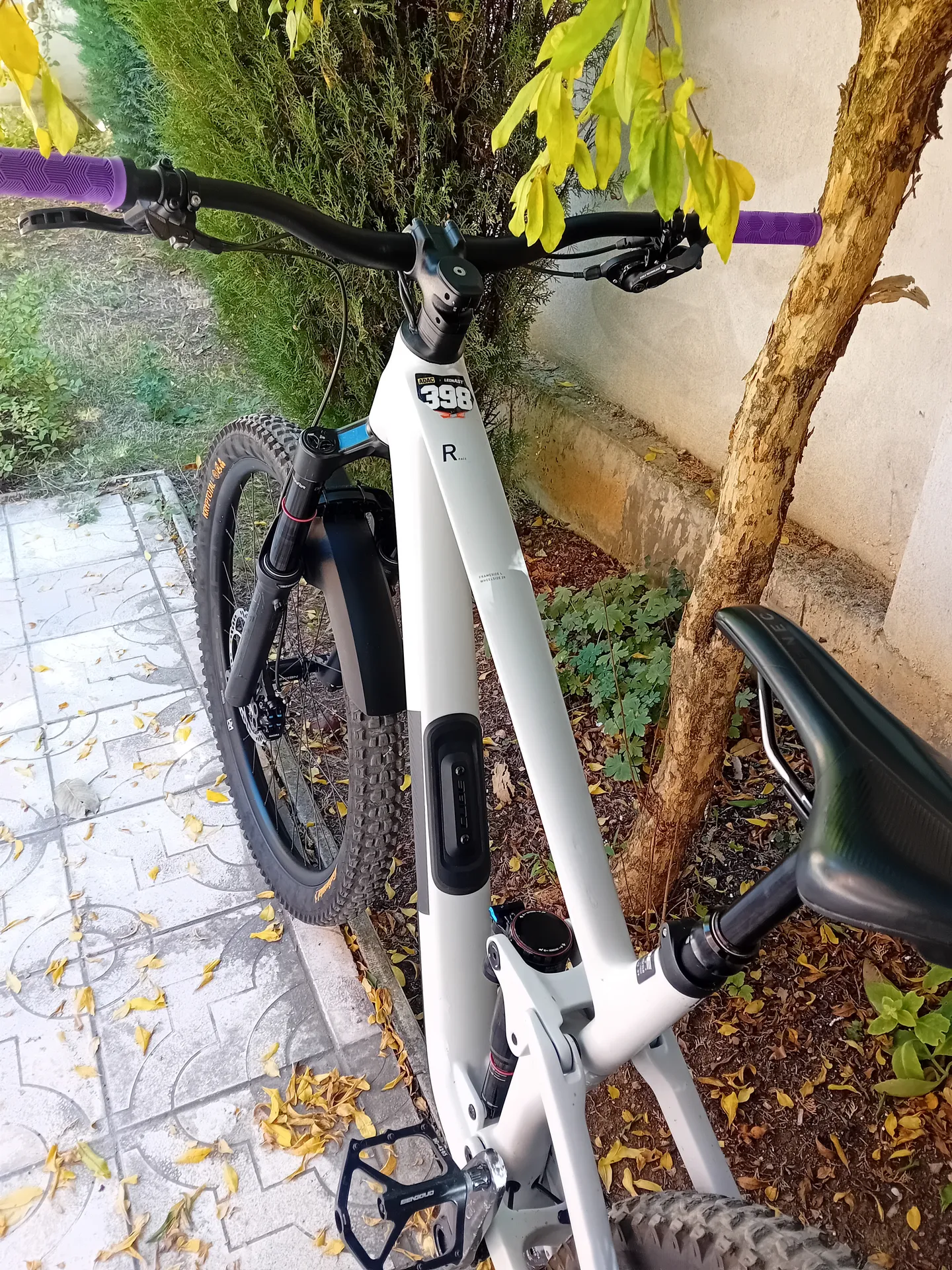 Cube Stereo One55 155 C62 Race view 4