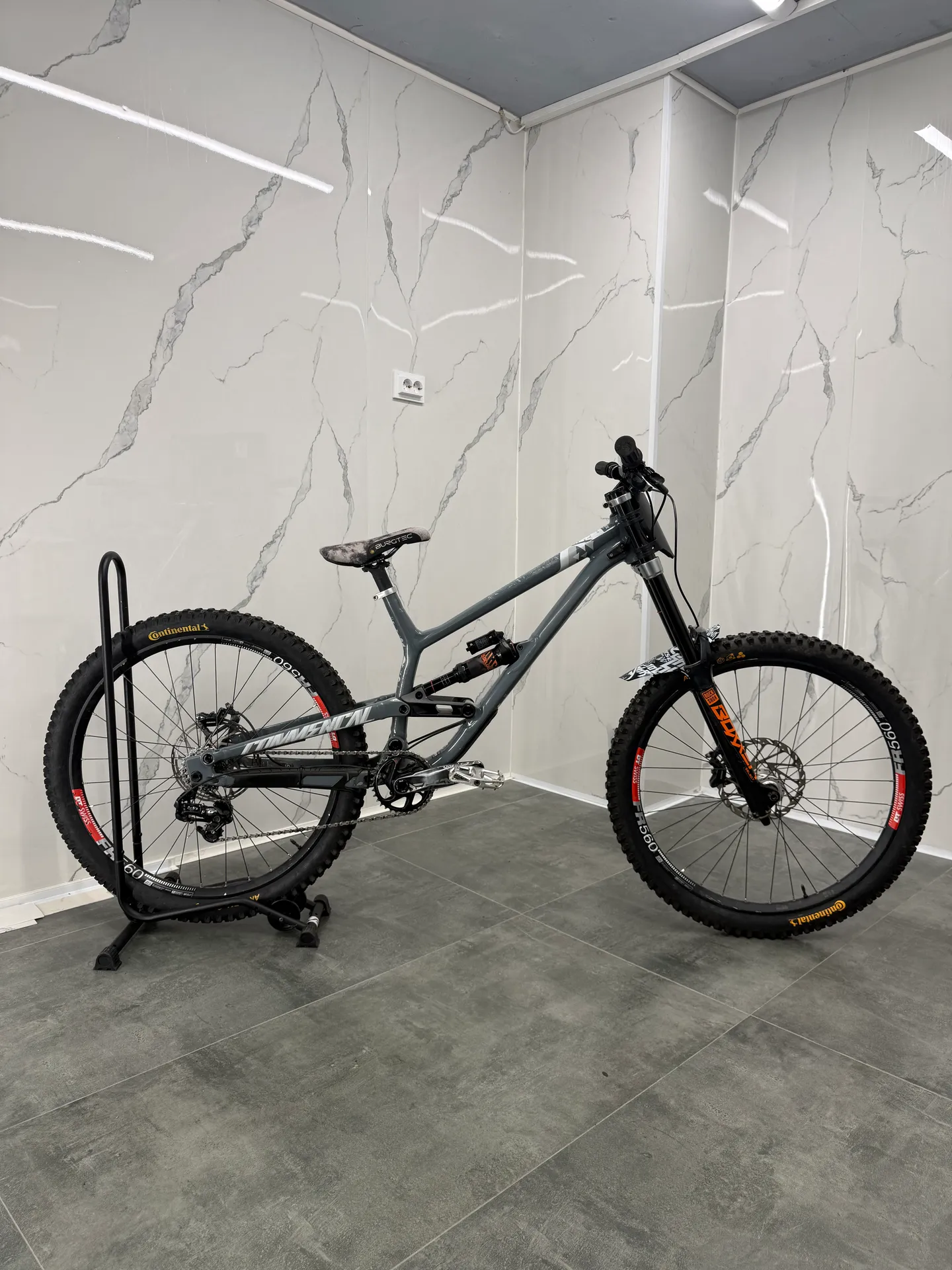 Commencal Furious Essential view 4