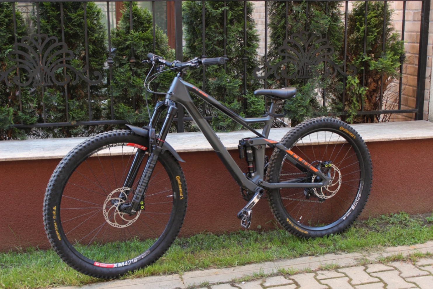 Cube Stereo 140 HPC Race view 2
