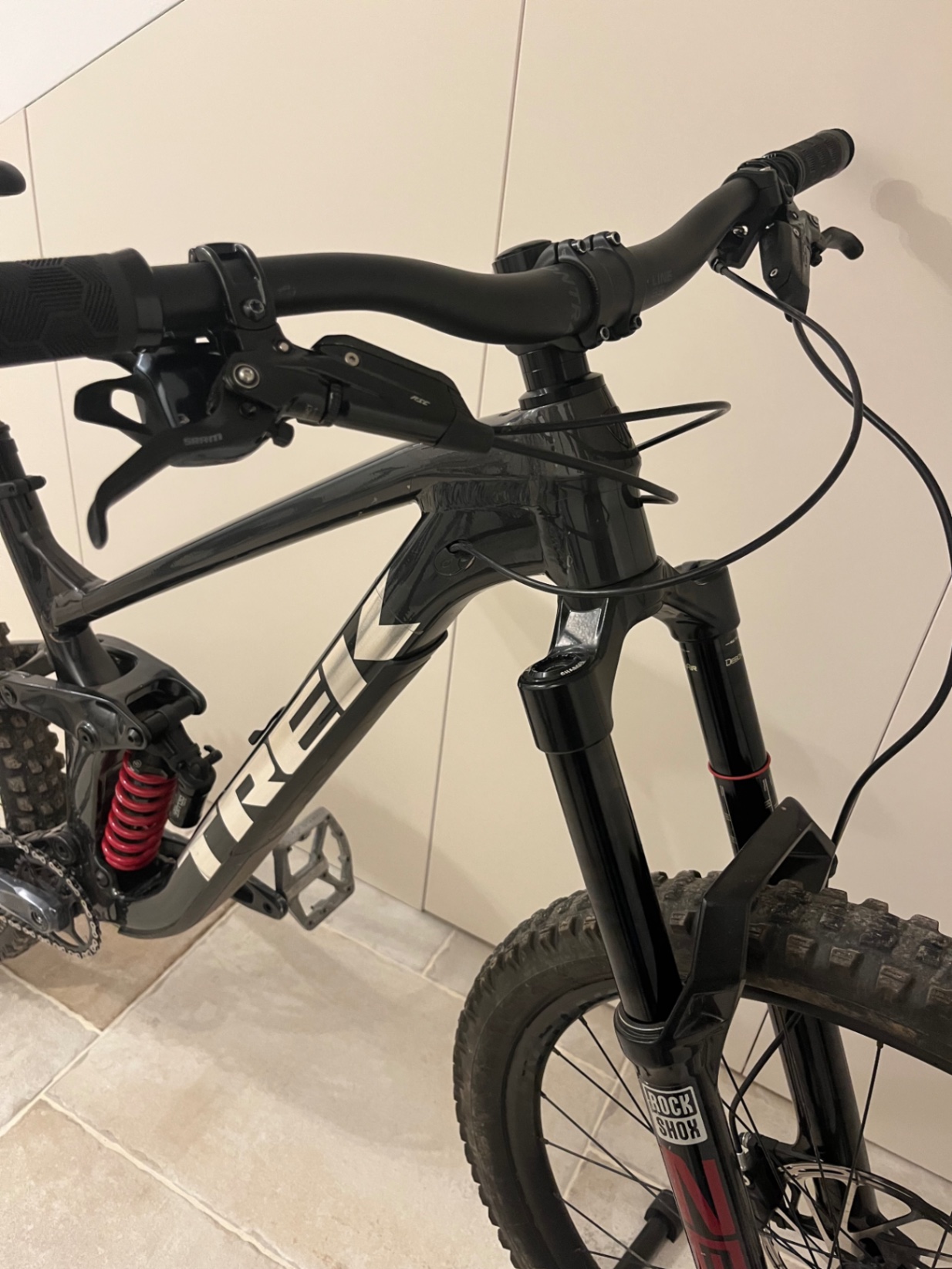 Trek Slash 8 view 9