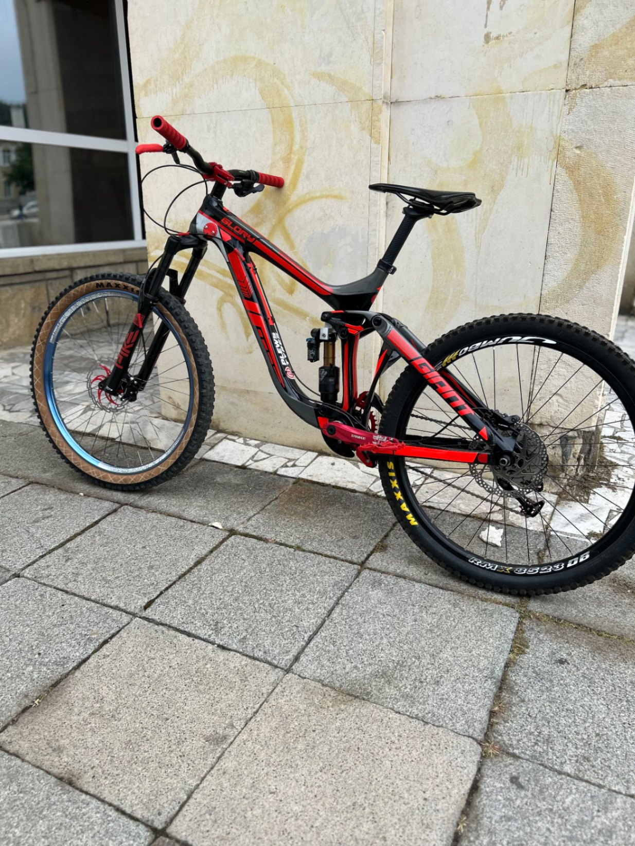 Giant 2018 carbon view 3
