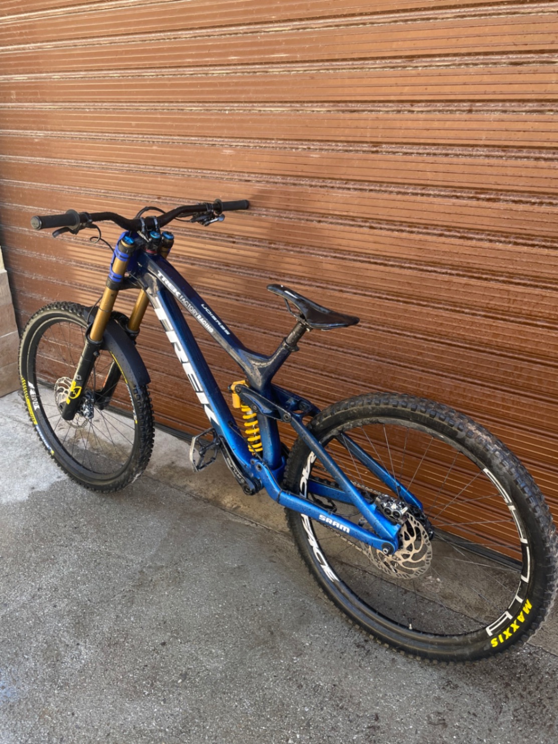 Session Bike Trek Session 9 | Buy in Nameri.Bike