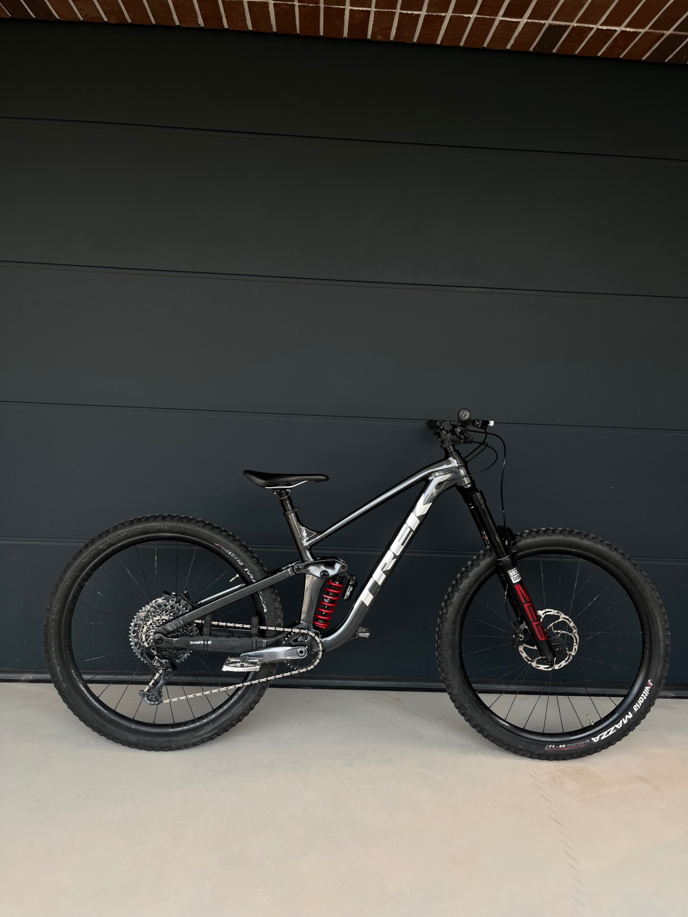 Trek Slash 8 view 5