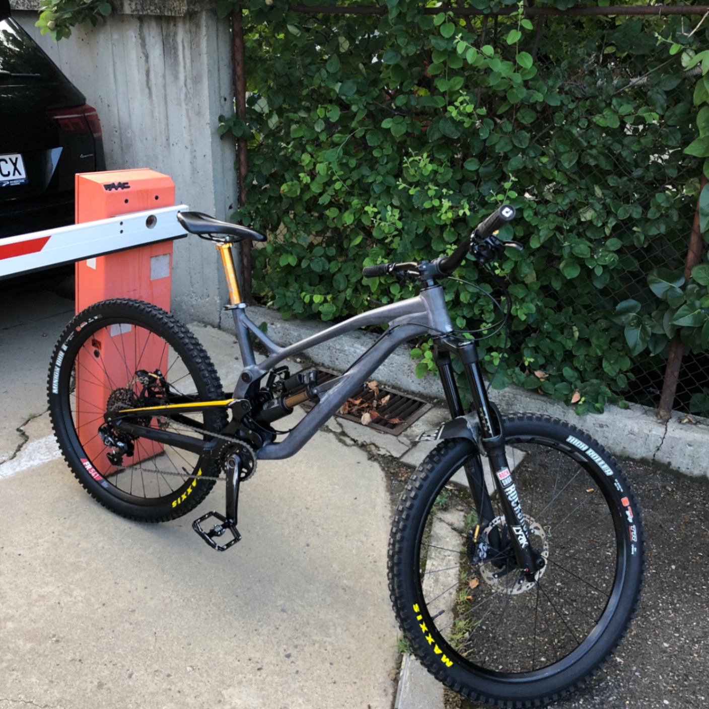 Nukeproof Pulse team
