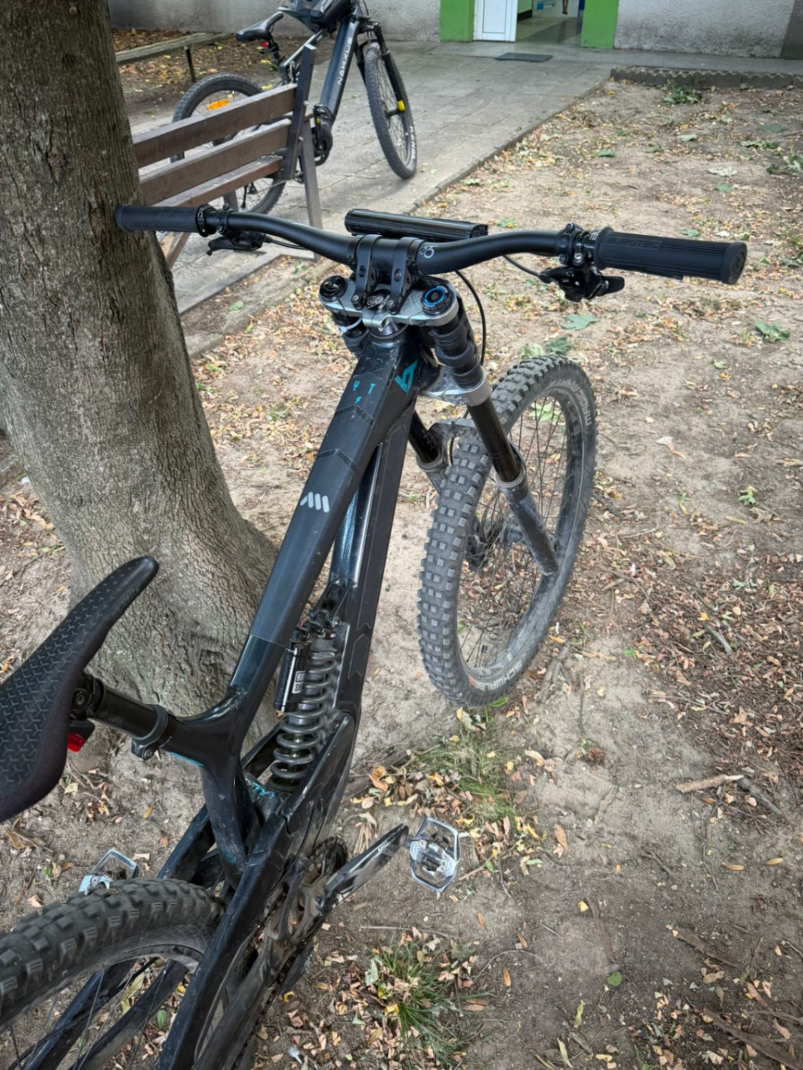 Yt Industries YT Tues Core 2 view 2