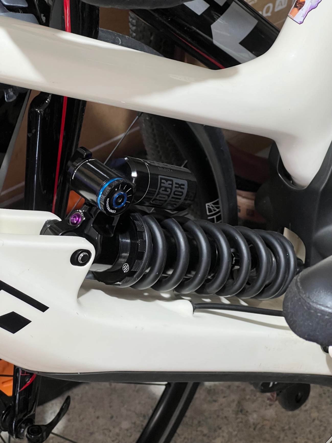 RockShox Vivid Select + RC view 2