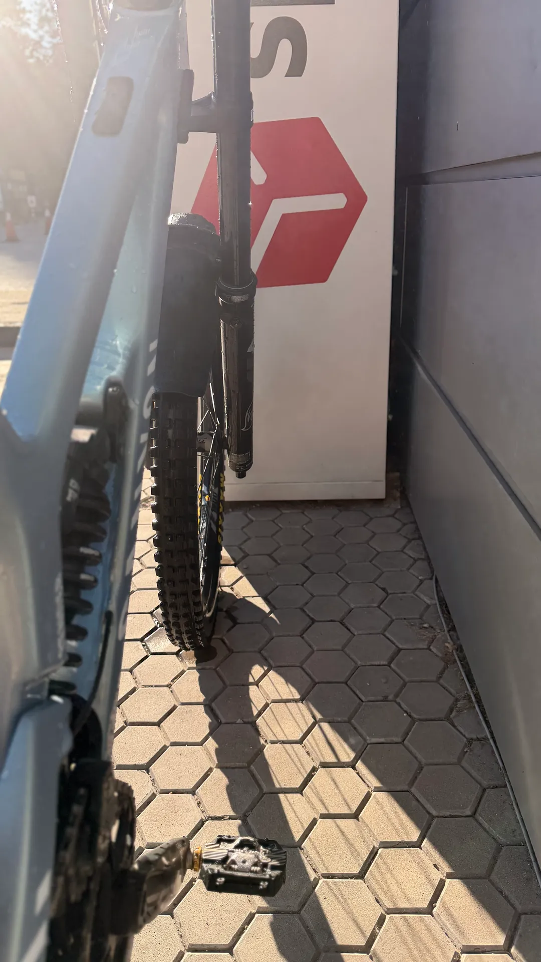 Canyon Sender CFR view 6