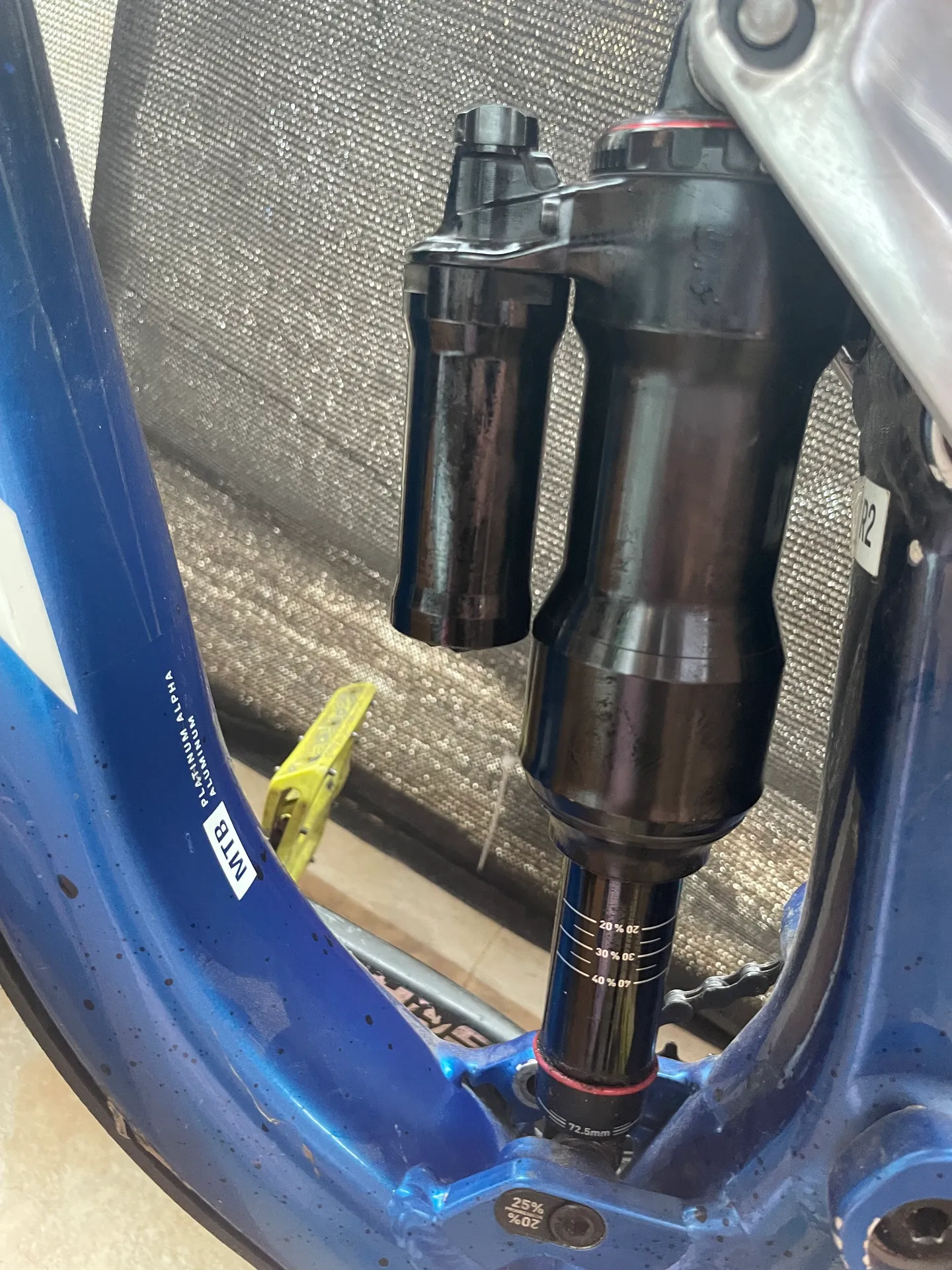 RockShox Super Deluxe | Nameri.Bike