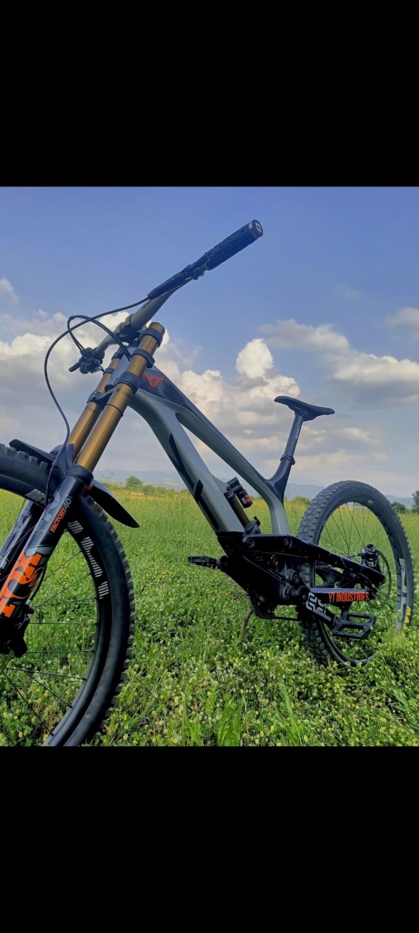 YT Industries Tues CF Pro Race