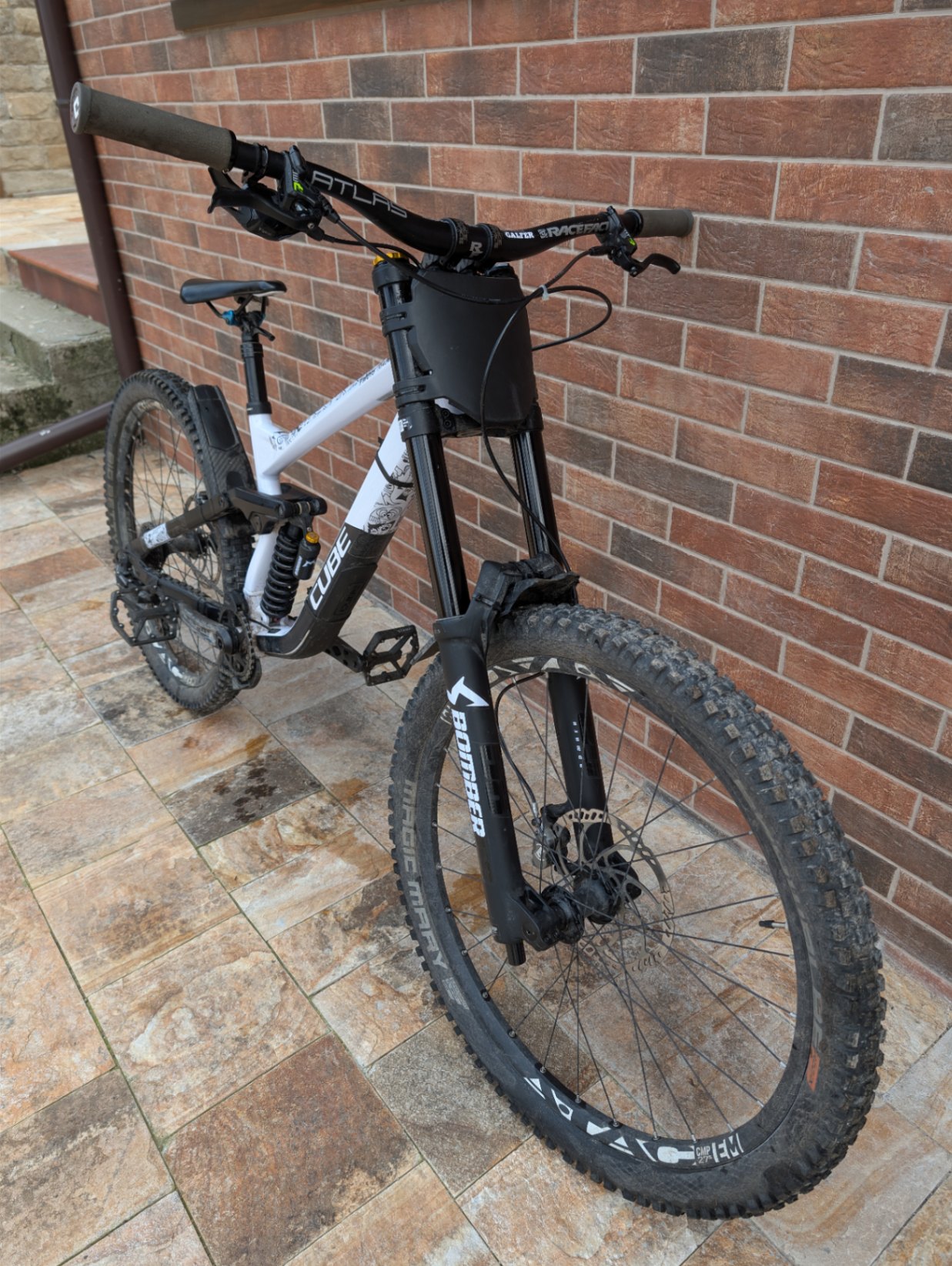 Cube Two15 Race view 2