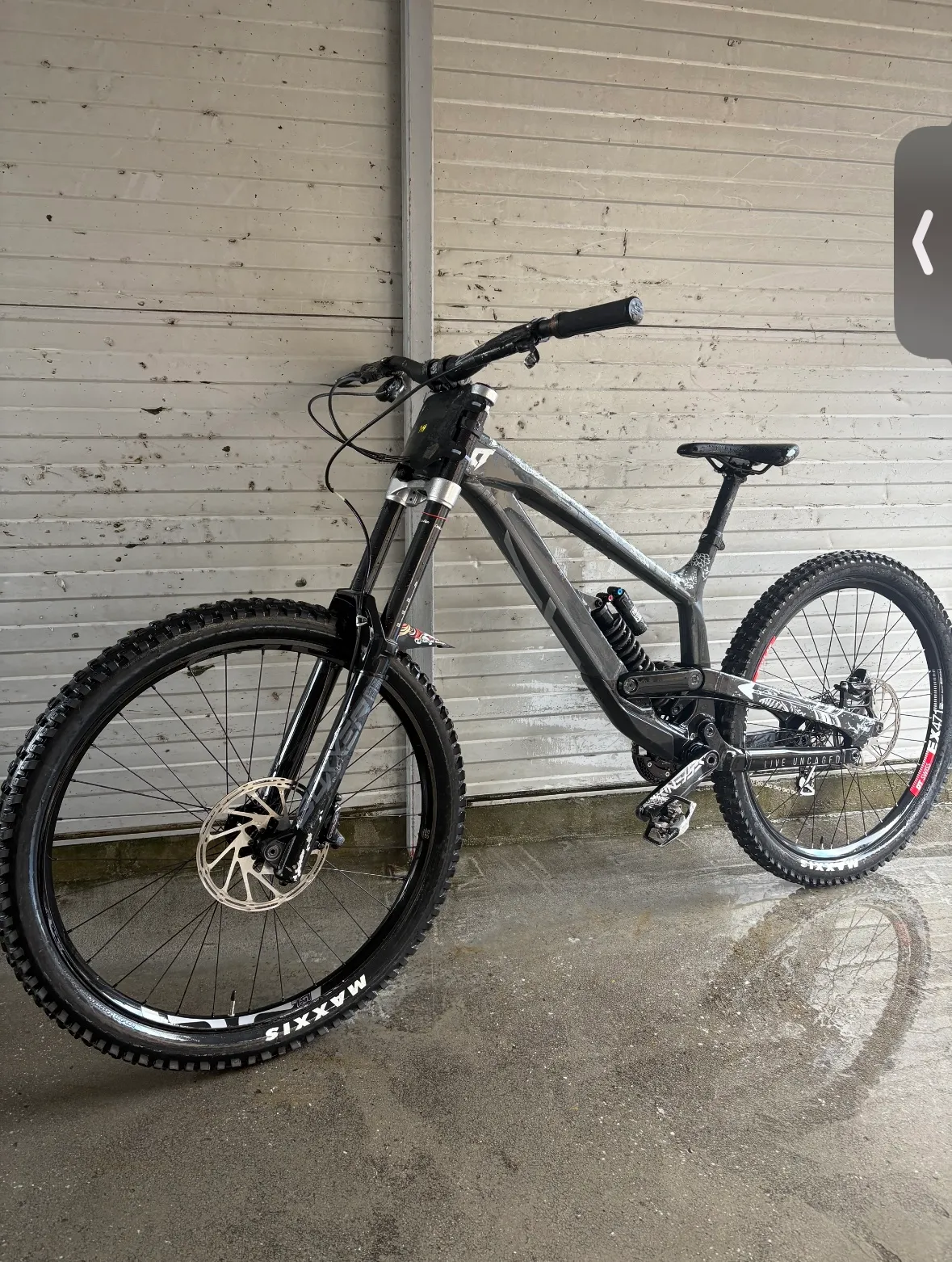 YT Industries Tues Pro